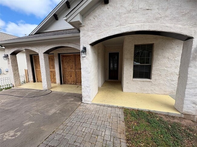 Building Photo - 3314 Thomas Kincheon St