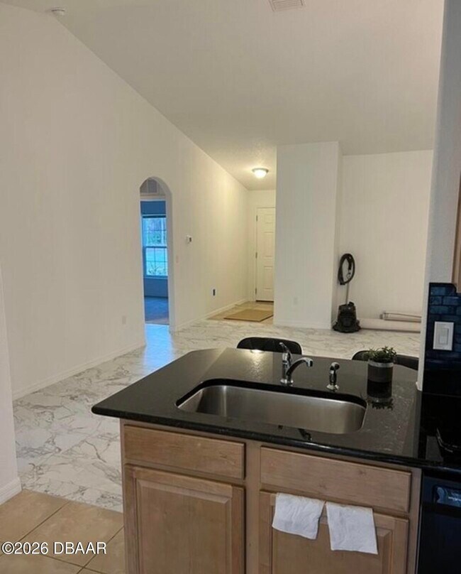 Building Photo - 2 Sebastian Ct