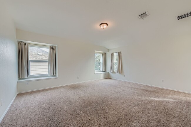 Building Photo - 716 Madalin Rue Ct