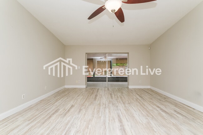 Building Photo - 11507 Smokethorn Dr