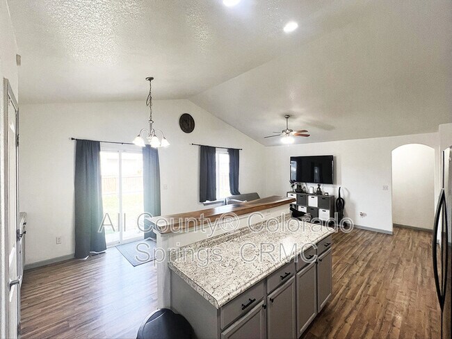 Building Photo - 6168 Rocking Chair Ln