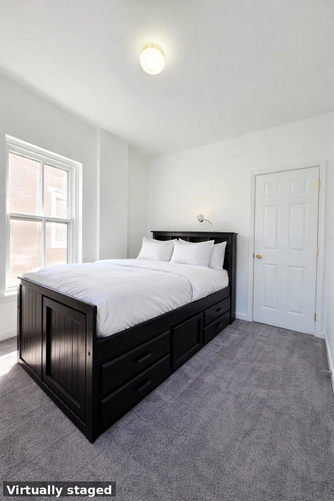 Building Photo - 21 S 4th St