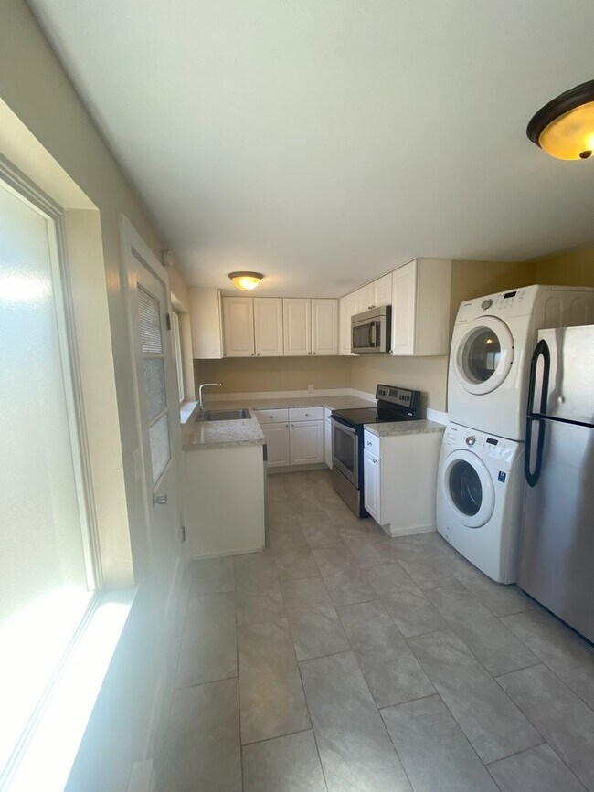 Building Photo - Girgis Duplex