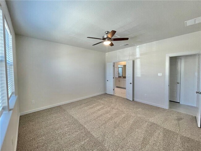 Building Photo - 210 Whisper Rill Dr