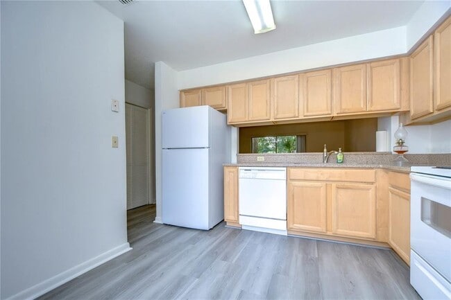 Building Photo - 13937 Fletchers Mill Dr