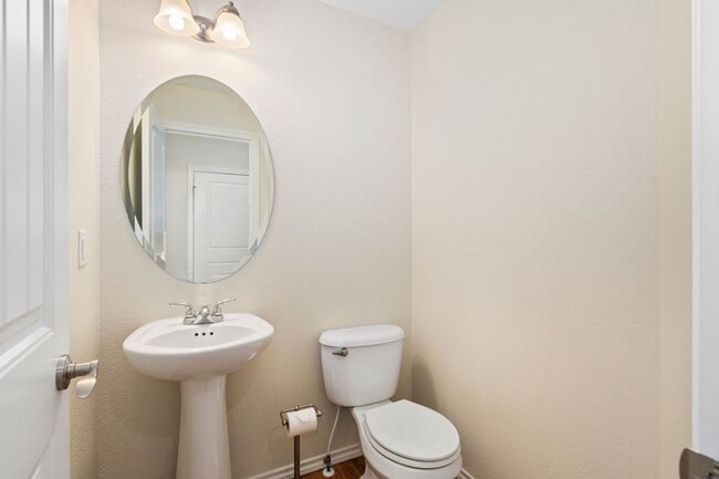 Building Photo - Fantastic Home in North Fort Collins