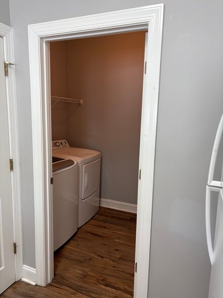 Building Photo - 5034 Belleglen Ct
