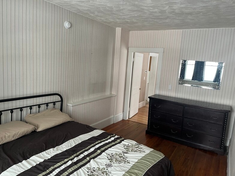 Bedroom 1 - 45 Mount Hope Ave