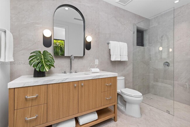 Building Photo - 4024 Bonita Ave