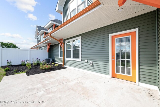 Building Photo - 13 Dunbar Wy