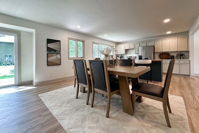 Building Photo - 922 N 122nd St