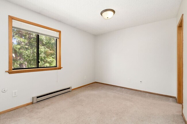 Building Photo - 514 Strachan Dr
