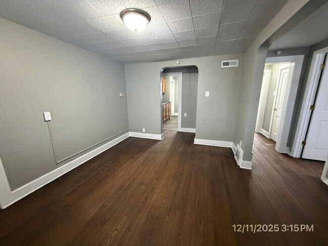 Building Photo - 2311 California Ave