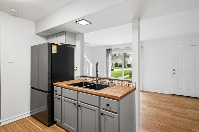 Building Photo - 1229 Nova Ct