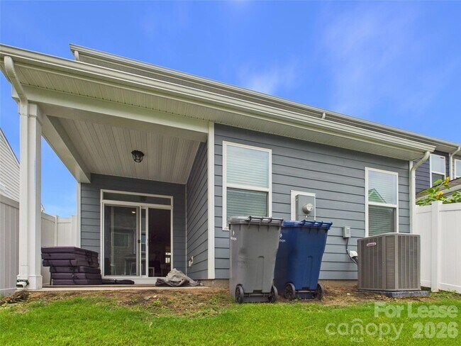 Building Photo - 3944 Fadden St