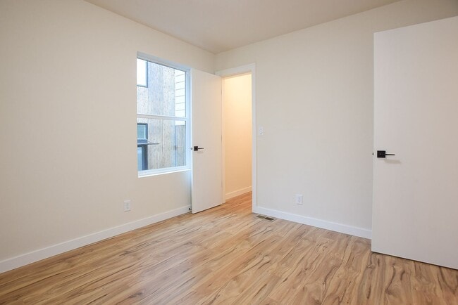 Building Photo - Beautiful 4 bedroom home in Ballard