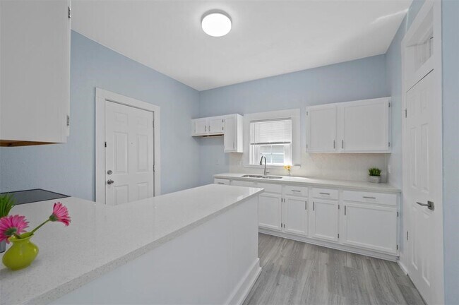 Building Photo - 1511 36th St