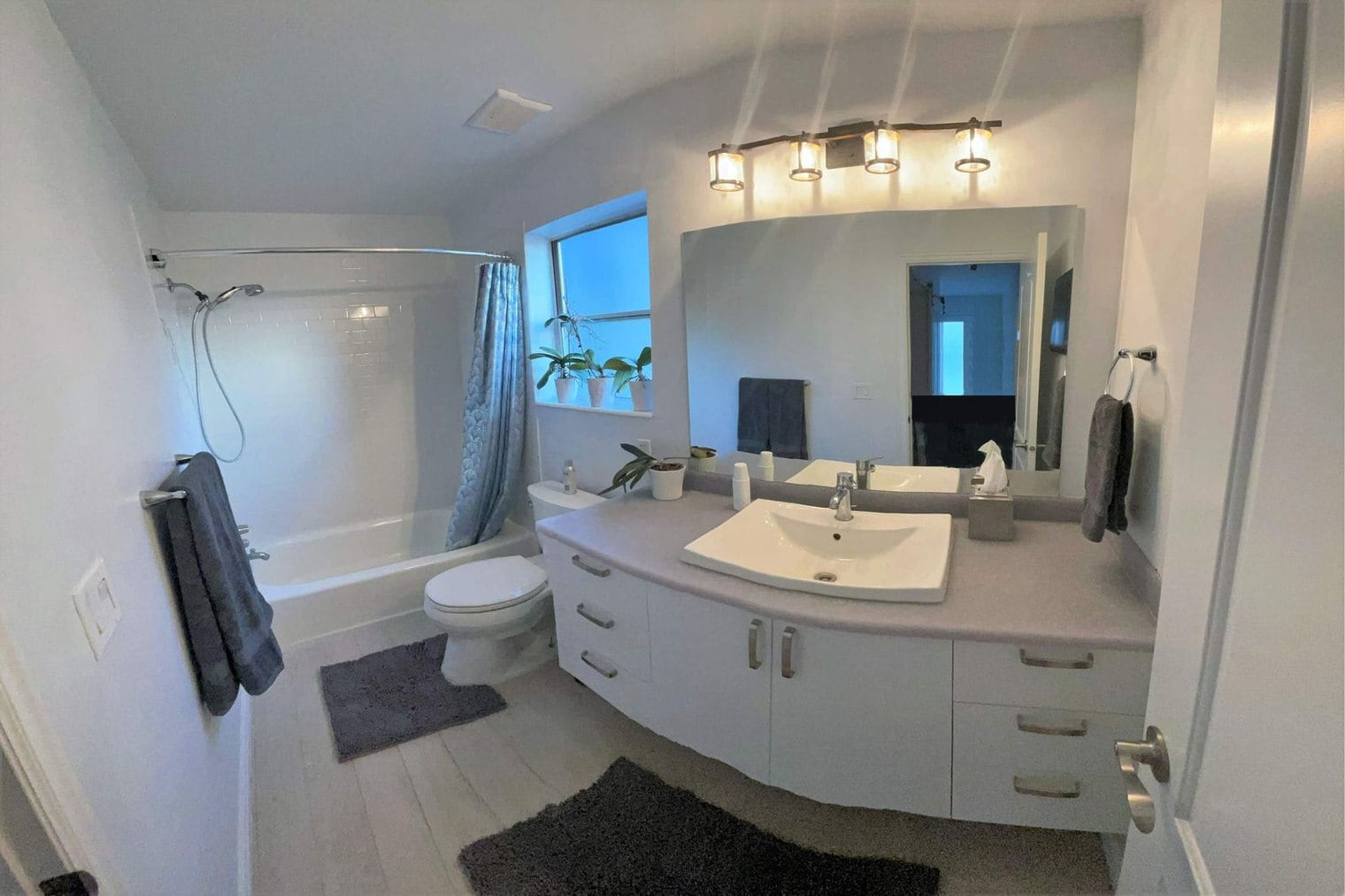 Building Photo - 1881 1100 E