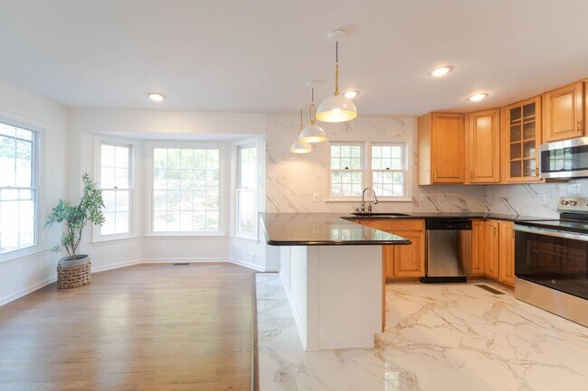 Building Photo - Fabulous Home in Aquia Harbor