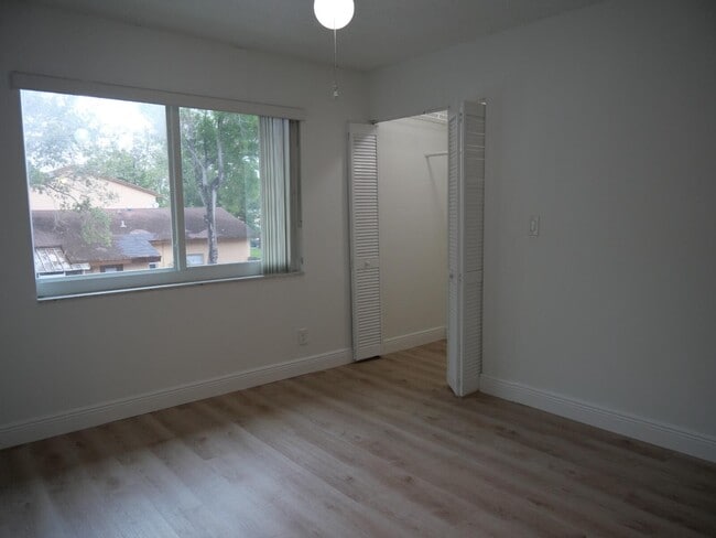 Building Photo - 7091 W Sunrise Blvd