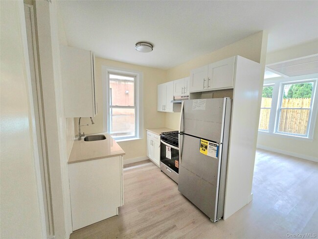 Building Photo - 32-64 45th St