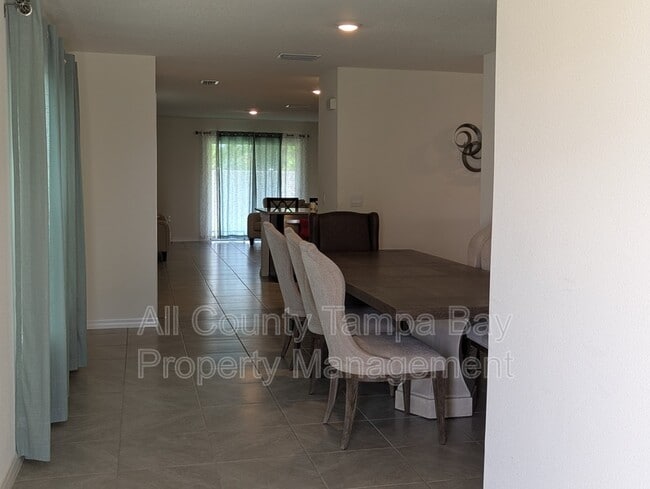 Building Photo - 16549 Mosaic Oar Dr