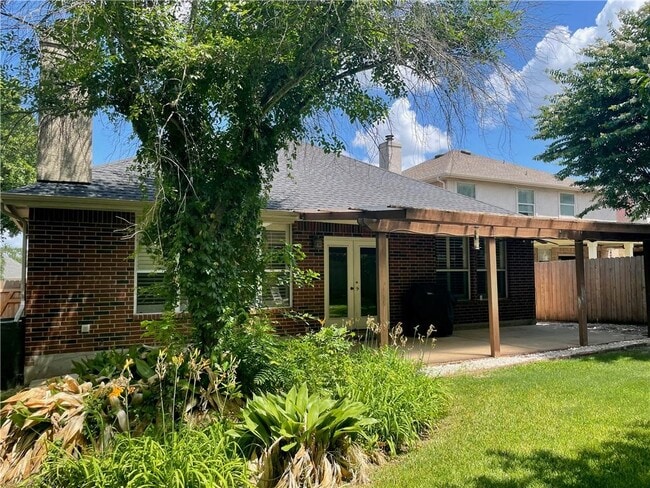 Building Photo - 1618 Sundown Dr