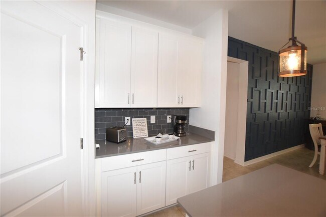 Building Photo - 5055 Hatchineha Ct