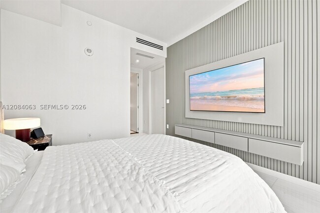 Building Photo - 300 Biscayne Blvd