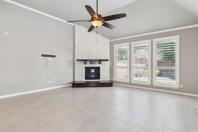 Building Photo - Elegant Living in Fountain Ridge – A Seren...