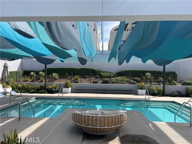 Building Photo - 144 Sash