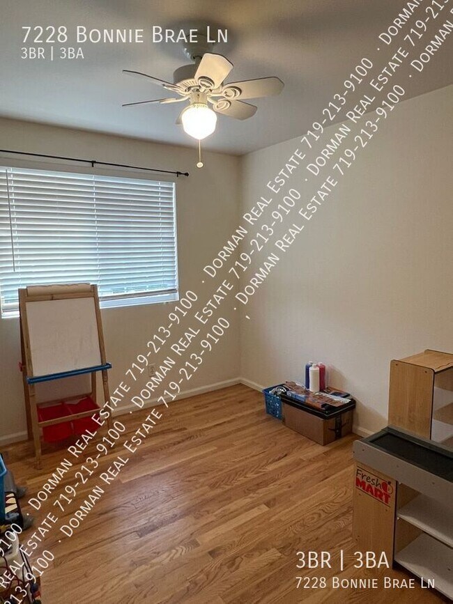 Building Photo - 7228 Bonnie Brae Ln