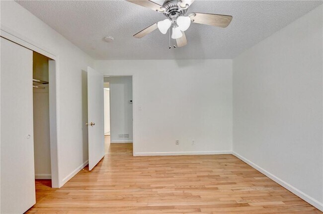 Building Photo - 2628 Whitehurst Dr