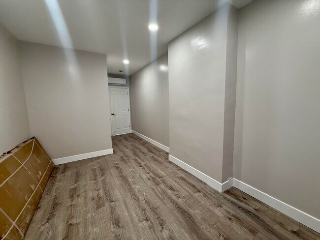 Building Photo - 330 Jackson St