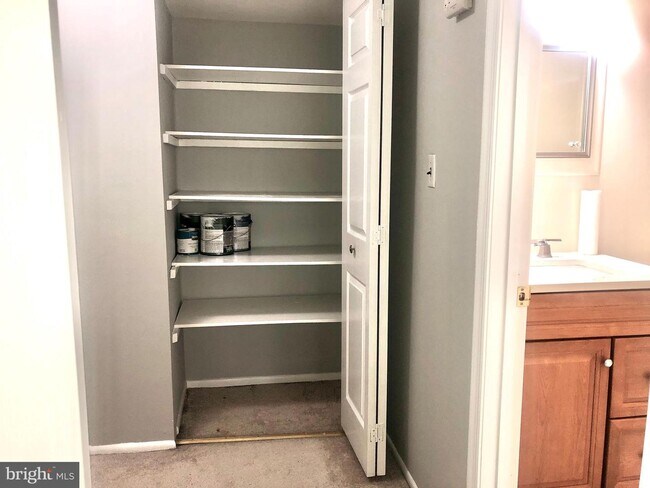 Building Photo - 1809 Snow Meadow Ln