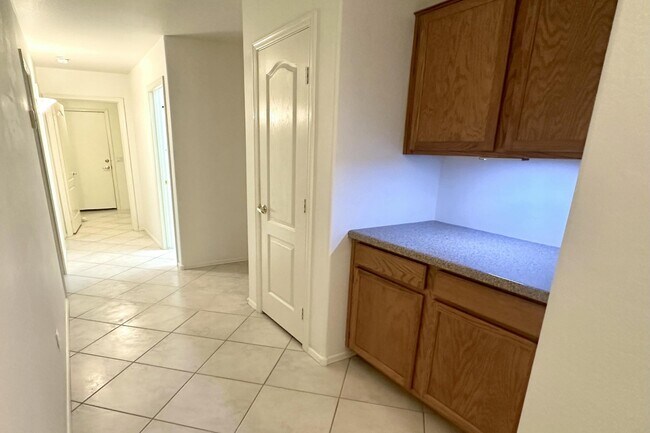 Building Photo - 4256 E Chaparosa Way