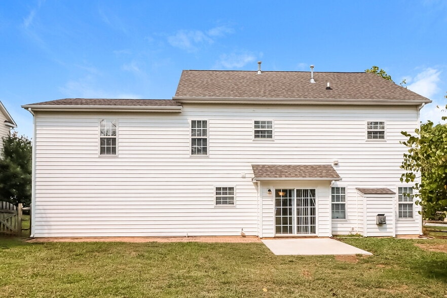 Building Photo - 2432 Acadia Ct