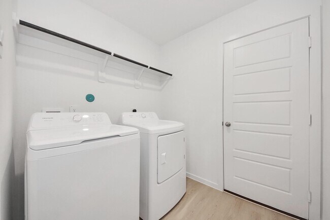 Building Photo - 342 Amy St