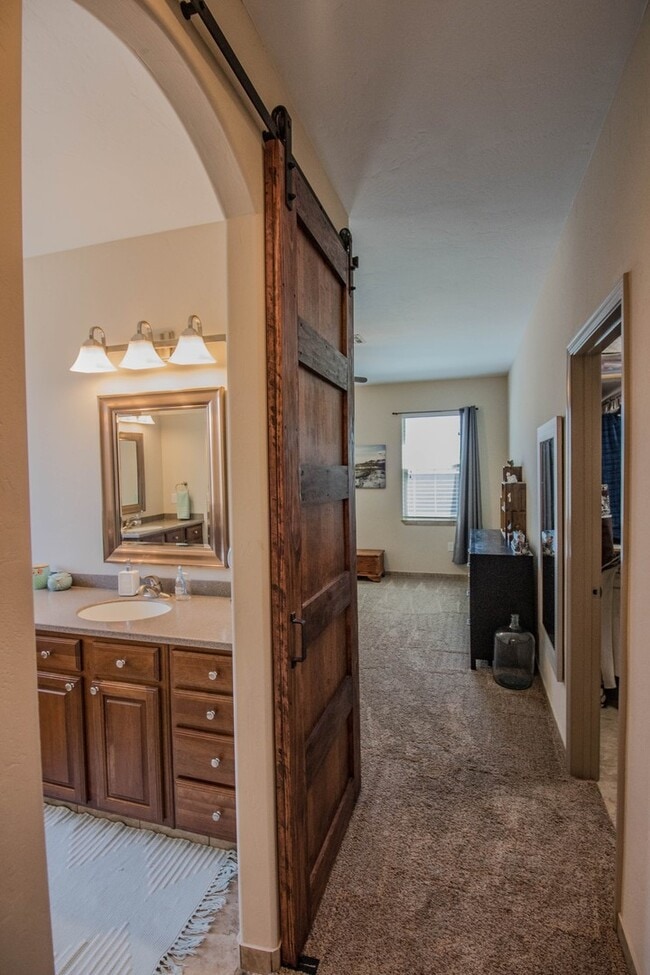 Building Photo - Spacious, Charming Home