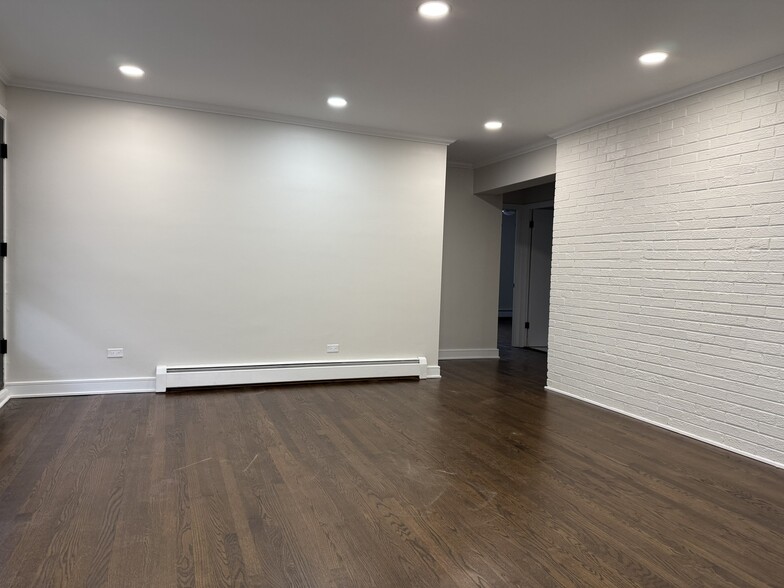 Building Photo - 2431 N 76th Ct
