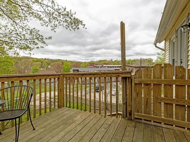 Building Photo - 4 Starr Plz