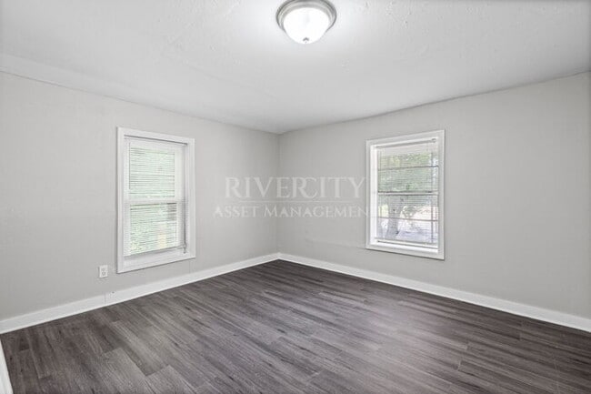 Building Photo - A MUST SEE IN 38108 !!!! SECTION 8 WELCOMED !!!!!! GIVE US A CALL !!!!!