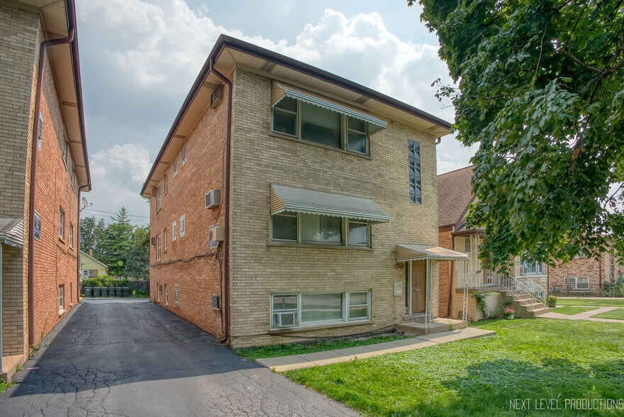 Building Photo - 1617 N 35th Ave