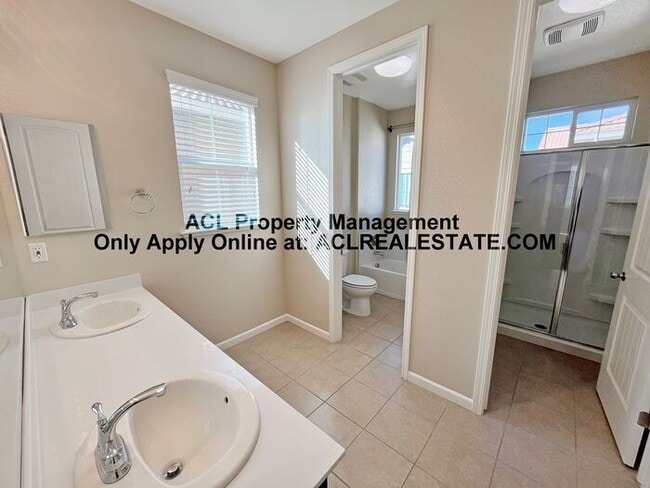 Building Photo - Spacious 5 Bedroom Brentwood Home With Solar Tesla Powerwall And Prime Walkable Location