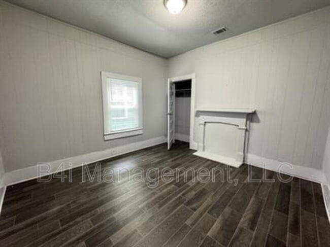 Building Photo - 173 Ward St