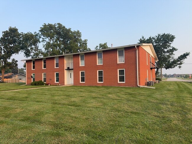 Building Photo - 418 Beloit St