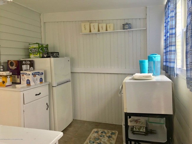 Building Photo - 35 1/2 Olin St