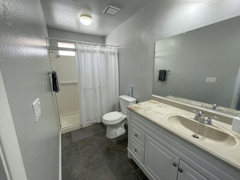 Building Photo - 7135 Shadow Crest Dr