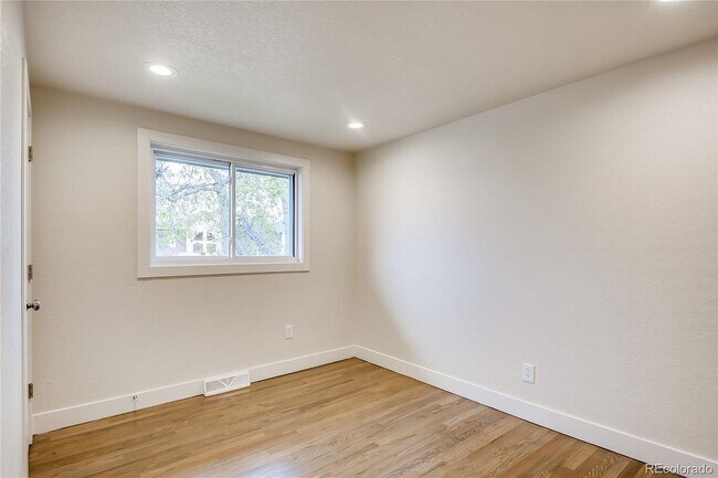 Building Photo - 4325 Navajo St