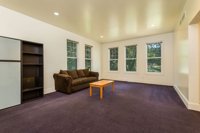 Interior Photo - Victors Place